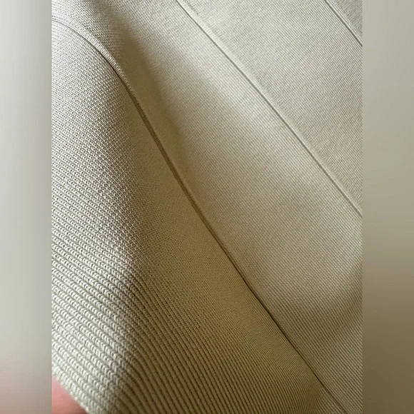 BCBGMAXAZRIA Nude Bandage Bodycon Skirt (Rayon) | Size L | Waist Shaper Effect - Picture 7 of 10